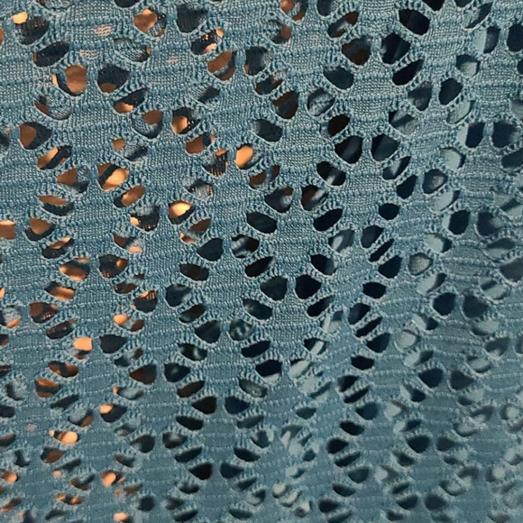 CLEARANCE /Make an offer! Slinky Brand Cold Shoulder top sz M - Picture 5 of 6